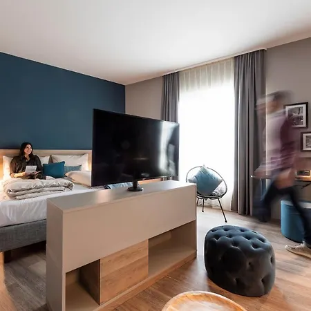 Hotel Harbr. 3*